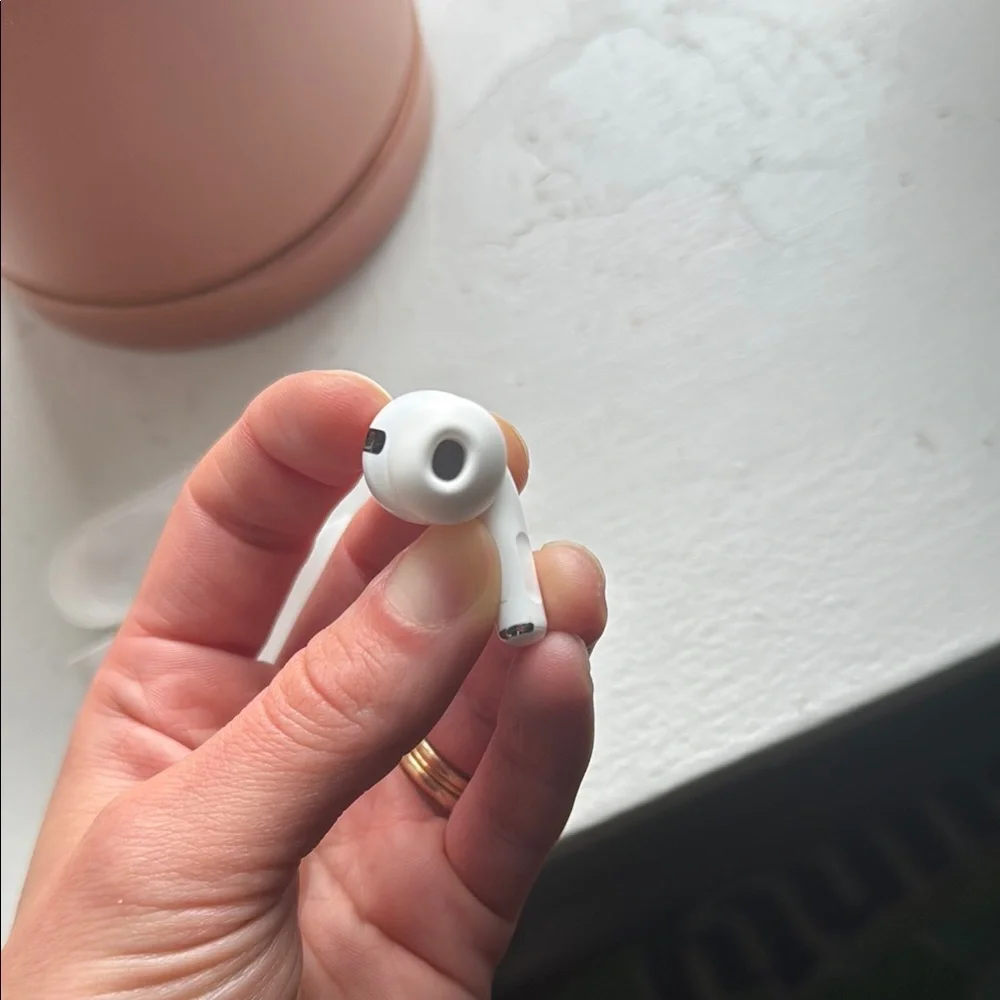 Apple AirPods Pro 1st Gen